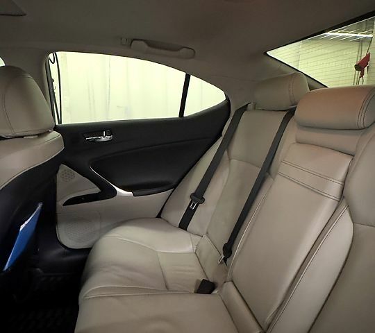 Серый Лексус ИС, объемом двигателя 2.5 л и пробегом 214 тыс. км за 10000 $, фото 10 на Automoto.ua