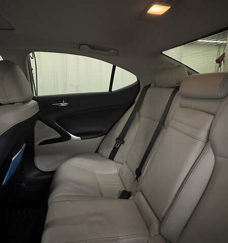 Лексус ИС 2011 в Киеве на Automoto.ua Серый Лексус ИС, объемом двигателя 2.5 л и пробегом 214 тыс. км за 11000 $, фото 9 на Automoto.ua