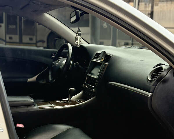 Серый Лексус ИС, объемом двигателя 2.5 л и пробегом 198 тыс. км за 11500 $, фото 16 на Automoto.ua