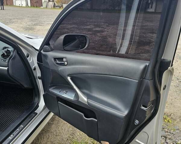 Лексус ИС 2011 в Камень-Каширский на Automoto.ua Серый Лексус ИС, объемом двигателя 2.5 л и пробегом 160 тыс. км за 13499 $, фото 16 на Automoto.ua