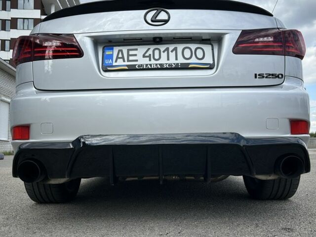 Сірий Лексус ІС, об'ємом двигуна 2.5 л та пробігом 197 тис. км за 13999 $, фото 12 на Automoto.ua