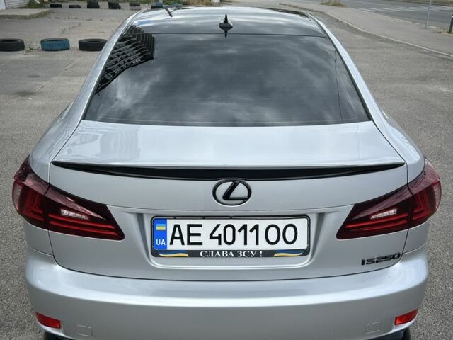 Сірий Лексус ІС, об'ємом двигуна 2.5 л та пробігом 197 тис. км за 13999 $, фото 4 на Automoto.ua