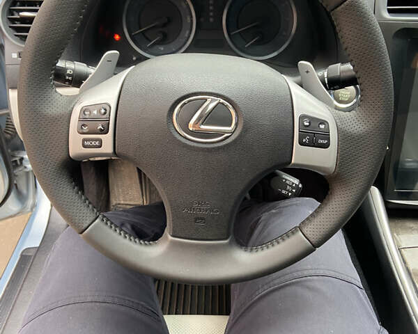Серый Лексус ИС, объемом двигателя 2.5 л и пробегом 134 тыс. км за 12500 $, фото 10 на Automoto.ua