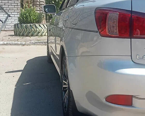 Сірий Лексус ІС, об'ємом двигуна 2.5 л та пробігом 132 тис. км за 19500 $, фото 6 на Automoto.ua