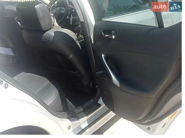 Сірий Лексус ІС, об'ємом двигуна 2.5 л та пробігом 132 тис. км за 19500 $, фото 9 на Automoto.ua