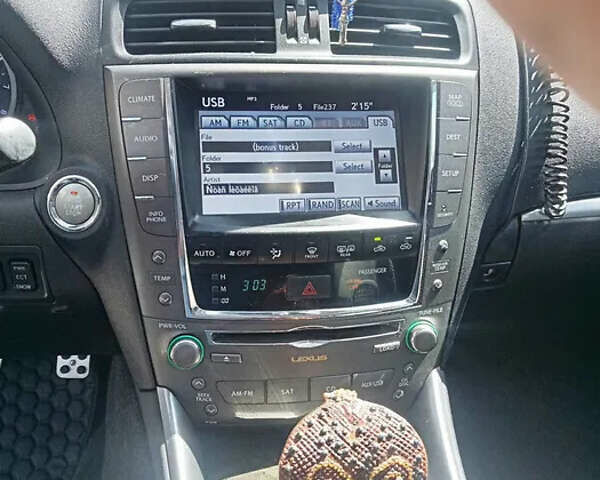 Сірий Лексус ІС, об'ємом двигуна 2.5 л та пробігом 132 тис. км за 19500 $, фото 11 на Automoto.ua