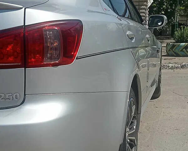 Сірий Лексус ІС, об'ємом двигуна 2.5 л та пробігом 132 тис. км за 19500 $, фото 7 на Automoto.ua