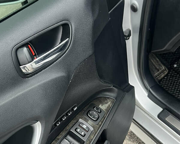 Сірий Лексус ІС, об'ємом двигуна 2.5 л та пробігом 192 тис. км за 11999 $, фото 10 на Automoto.ua