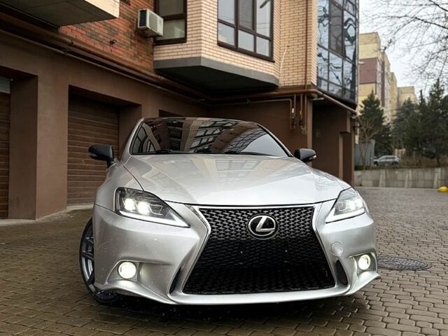 Серый Лексус ИС, объемом двигателя 2.5 л и пробегом 120 тыс. км за 15000 $, фото 3 на Automoto.ua