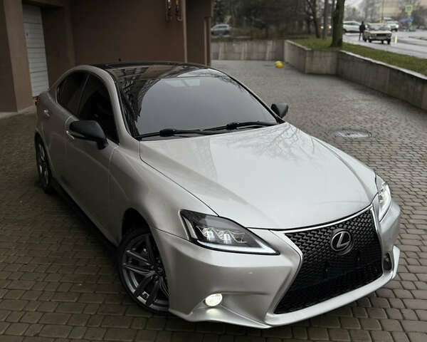 Серый Лексус ИС, объемом двигателя 2.5 л и пробегом 198 тыс. км за 11500 $, фото 2 на Automoto.ua