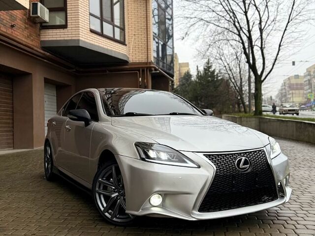 Серый Лексус ИС, объемом двигателя 2.5 л и пробегом 120 тыс. км за 15000 $, фото 1 на Automoto.ua