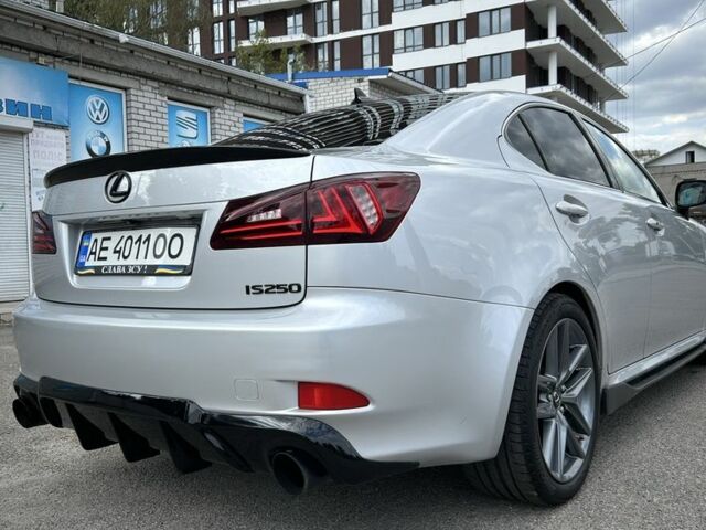 Сірий Лексус ІС, об'ємом двигуна 2.5 л та пробігом 197 тис. км за 13999 $, фото 13 на Automoto.ua