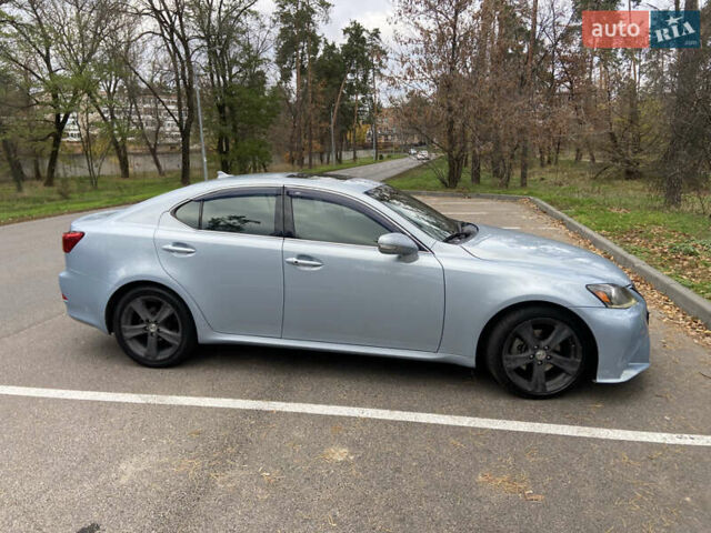 Серый Лексус ИС, объемом двигателя 2.5 л и пробегом 134 тыс. км за 12500 $, фото 3 на Automoto.ua