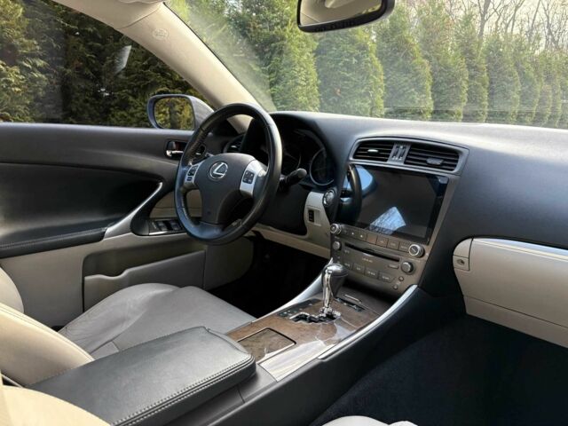 Серый Лексус ИС, объемом двигателя 2.5 л и пробегом 177 тыс. км за 13000 $, фото 8 на Automoto.ua