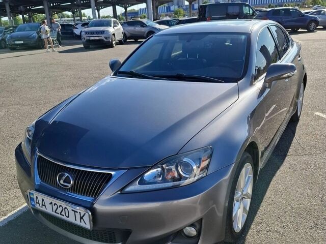 Сірий Лексус ІС, об'ємом двигуна 2.5 л та пробігом 235 тис. км за 13000 $, фото 12 на Automoto.ua
