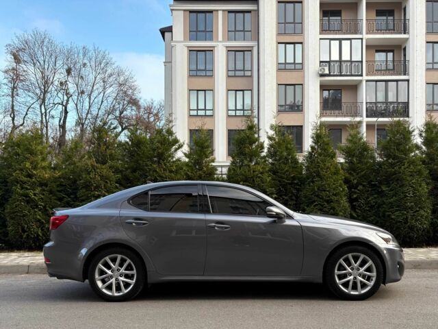 Серый Лексус ИС, объемом двигателя 2.5 л и пробегом 177 тыс. км за 13000 $, фото 7 на Automoto.ua