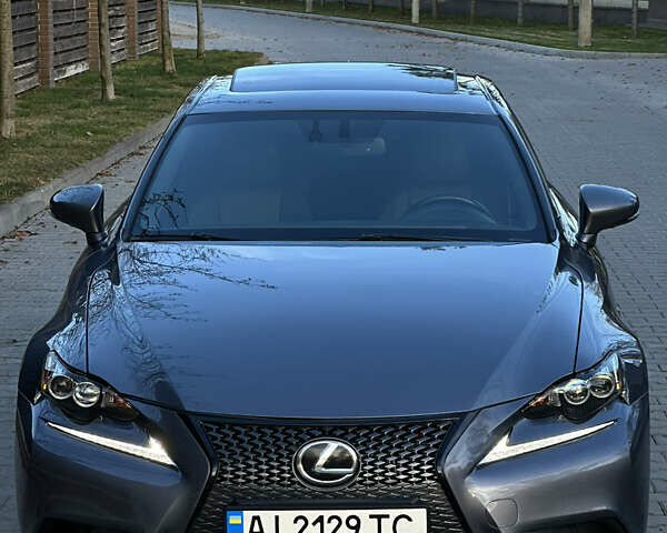 Серый Лексус ИС, объемом двигателя 2.5 л и пробегом 190 тыс. км за 15500 $, фото 5 на Automoto.ua