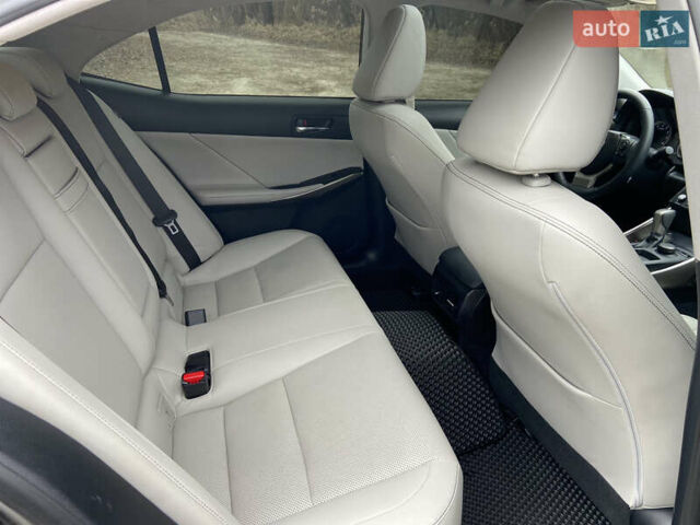Сірий Лексус ІС, об'ємом двигуна 2.5 л та пробігом 77 тис. км за 17300 $, фото 18 на Automoto.ua