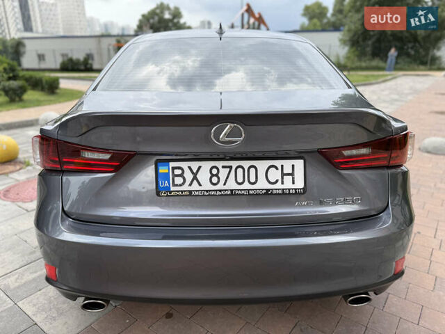 Сірий Лексус ІС, об'ємом двигуна 2.5 л та пробігом 188 тис. км за 14900 $, фото 6 на Automoto.ua