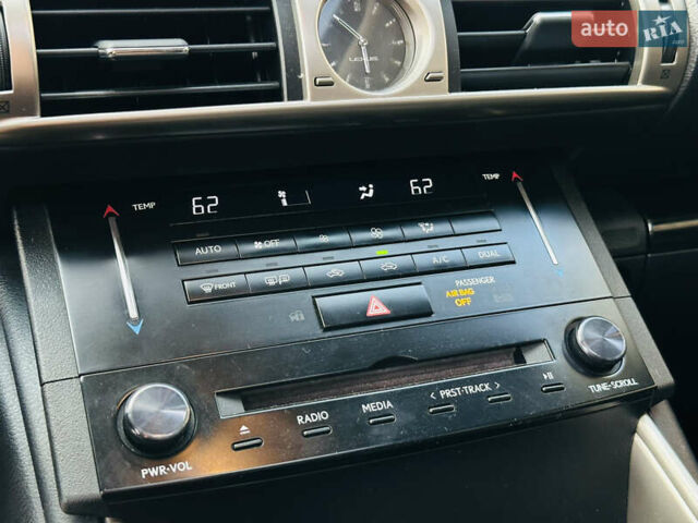 Серый Лексус ИС, объемом двигателя 2.5 л и пробегом 182 тыс. км за 15900 $, фото 31 на Automoto.ua