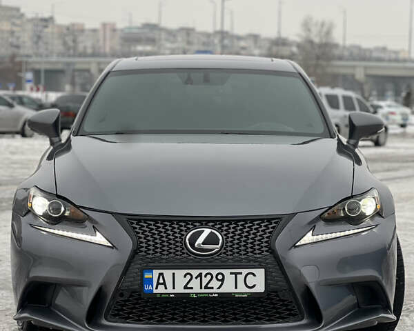 Сірий Лексус ІС, об'ємом двигуна 2.5 л та пробігом 190 тис. км за 15000 $, фото 5 на Automoto.ua
