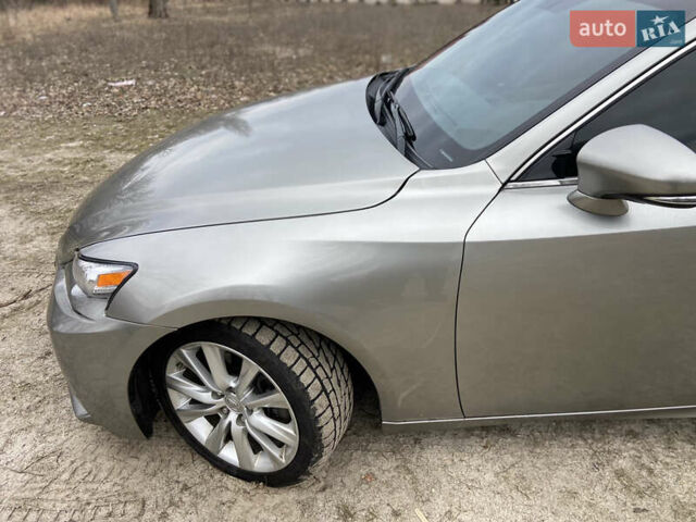 Сірий Лексус ІС, об'ємом двигуна 2.5 л та пробігом 77 тис. км за 17300 $, фото 10 на Automoto.ua