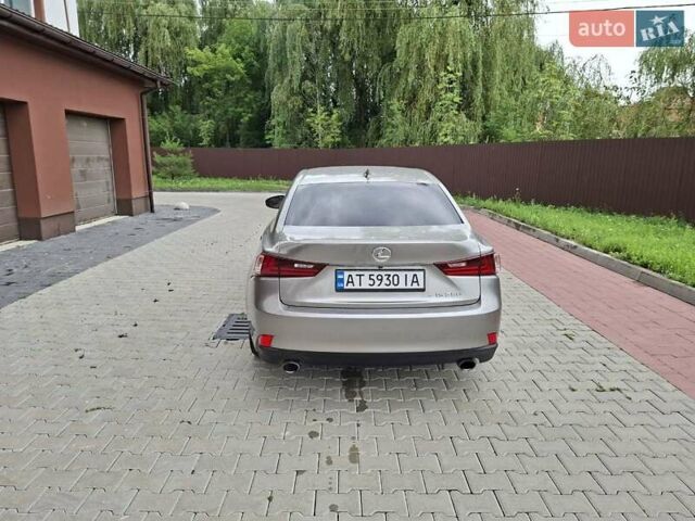 Серый Лексус ИС, объемом двигателя 2.5 л и пробегом 153 тыс. км за 17499 $, фото 2 на Automoto.ua