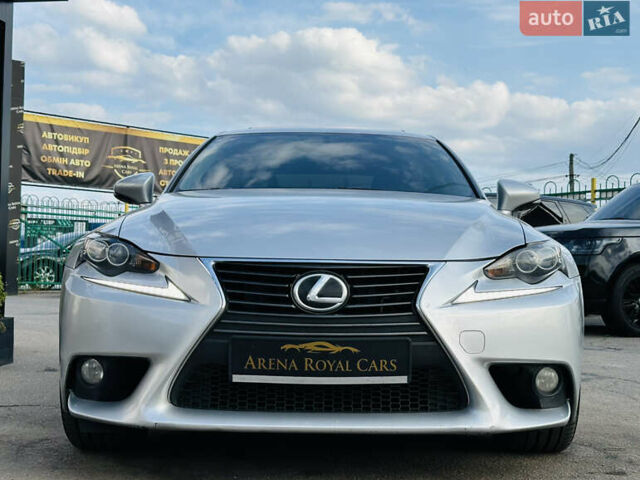 Серый Лексус ИС, объемом двигателя 2.5 л и пробегом 182 тыс. км за 15900 $, фото 6 на Automoto.ua