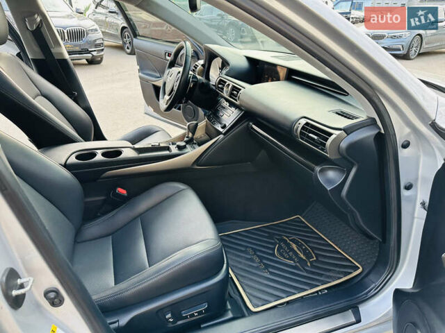 Серый Лексус ИС, объемом двигателя 2.5 л и пробегом 182 тыс. км за 15900 $, фото 22 на Automoto.ua