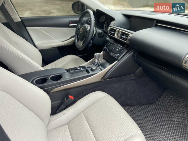 Сірий Лексус ІС, об'ємом двигуна 2.5 л та пробігом 77 тис. км за 17300 $, фото 19 на Automoto.ua