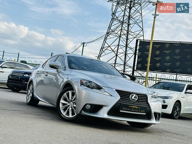Серый Лексус ИС, объемом двигателя 2.5 л и пробегом 182 тыс. км за 15900 $, фото 2 на Automoto.ua