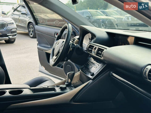 Серый Лексус ИС, объемом двигателя 2.5 л и пробегом 182 тыс. км за 15900 $, фото 23 на Automoto.ua