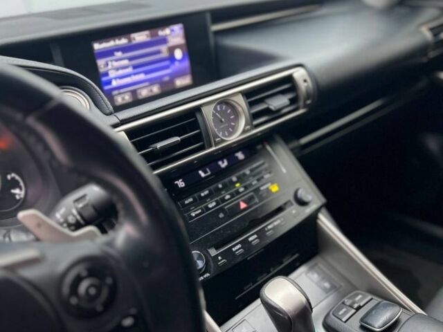 Сірий Лексус ІС, об'ємом двигуна 2.5 л та пробігом 210 тис. км за 15800 $, фото 6 на Automoto.ua