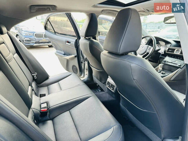 Серый Лексус ИС, объемом двигателя 2.5 л и пробегом 182 тыс. км за 15900 $, фото 17 на Automoto.ua