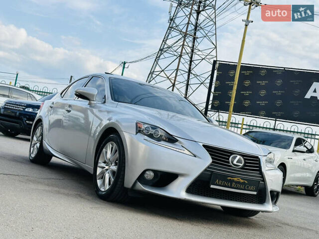 Серый Лексус ИС, объемом двигателя 2.5 л и пробегом 182 тыс. км за 15900 $, фото 8 на Automoto.ua