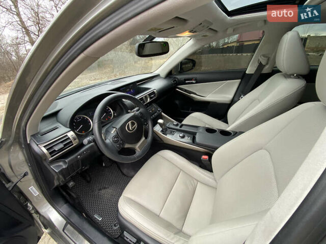 Сірий Лексус ІС, об'ємом двигуна 2.5 л та пробігом 77 тис. км за 17300 $, фото 15 на Automoto.ua