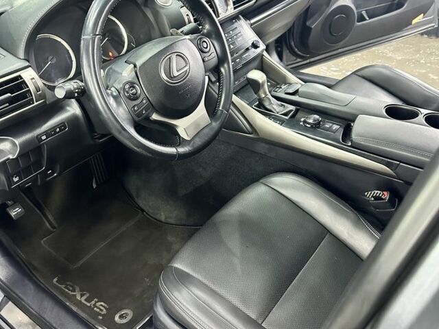Сірий Лексус ІС, об'ємом двигуна 2.5 л та пробігом 218 тис. км за 14300 $, фото 6 на Automoto.ua