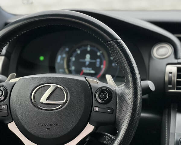 Сірий Лексус ІС, об'ємом двигуна 2.5 л та пробігом 190 тис. км за 15000 $, фото 10 на Automoto.ua