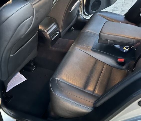 Сірий Лексус ІС, об'ємом двигуна 2.5 л та пробігом 225 тис. км за 15700 $, фото 10 на Automoto.ua