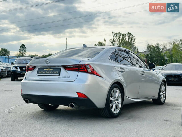Серый Лексус ИС, объемом двигателя 2.5 л и пробегом 182 тыс. км за 15900 $, фото 9 на Automoto.ua