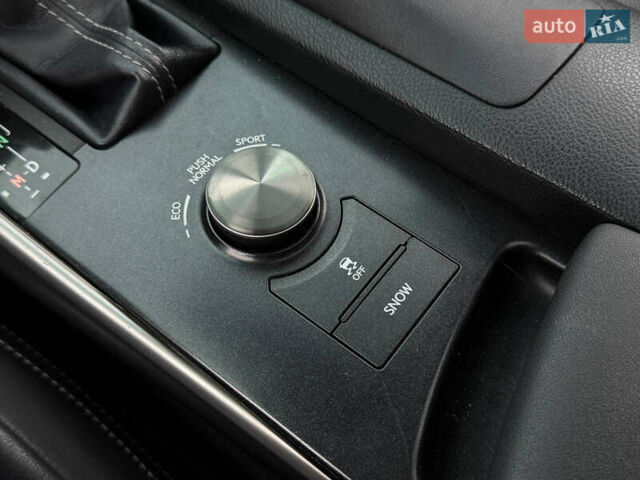 Сірий Лексус ІС, об'ємом двигуна 2.5 л та пробігом 177 тис. км за 15990 $, фото 29 на Automoto.ua