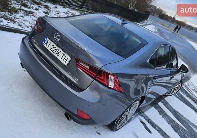 Сірий Лексус ІС, об'ємом двигуна 2.5 л та пробігом 177 тис. км за 15900 $, фото 7 на Automoto.ua