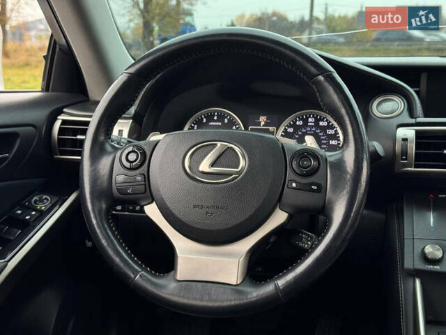 Сірий Лексус ІС, об'ємом двигуна 2.5 л та пробігом 177 тис. км за 15990 $, фото 17 на Automoto.ua