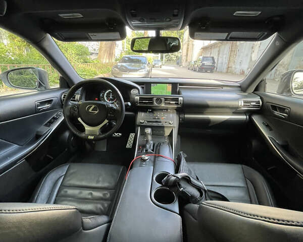 Серый Лексус ИС, объемом двигателя 2.5 л и пробегом 180 тыс. км за 15400 $, фото 7 на Automoto.ua