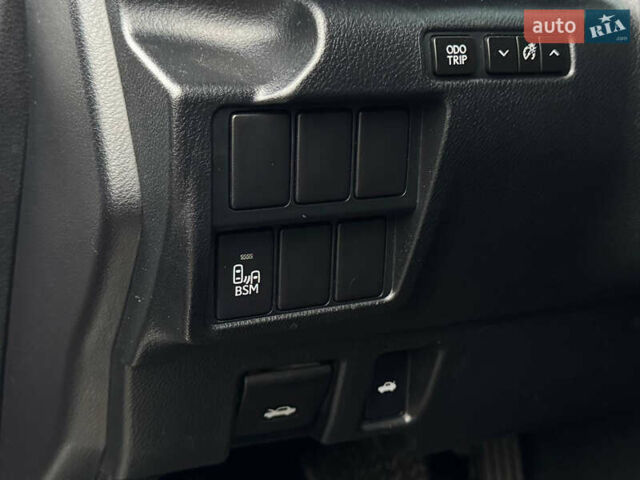 Сірий Лексус ІС, об'ємом двигуна 2.5 л та пробігом 177 тис. км за 15990 $, фото 24 на Automoto.ua