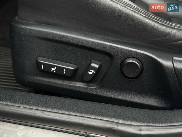Сірий Лексус ІС, об'ємом двигуна 2.5 л та пробігом 177 тис. км за 15990 $, фото 26 на Automoto.ua