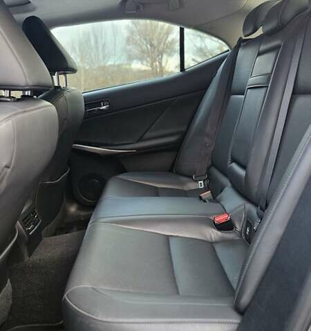 Сірий Лексус ІС, об'ємом двигуна 2.5 л та пробігом 177 тис. км за 15900 $, фото 15 на Automoto.ua