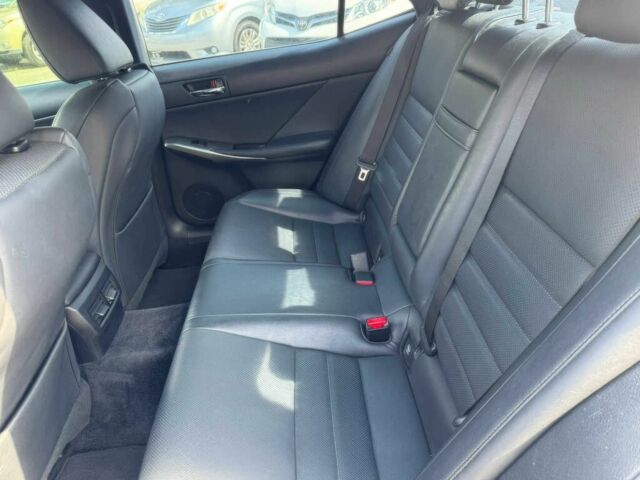 Сірий Лексус ІС, об'ємом двигуна 2.5 л та пробігом 86 тис. км за 4350 $, фото 13 на Automoto.ua