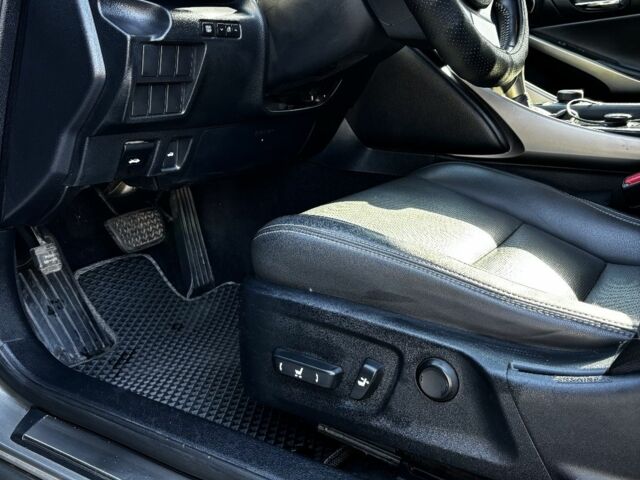 Серый Лексус ИС, объемом двигателя 2.5 л и пробегом 142 тыс. км за 15500 $, фото 9 на Automoto.ua