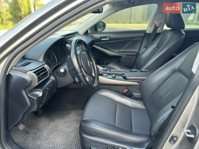 Сірий Лексус ІС, об'ємом двигуна 2.5 л та пробігом 160 тис. км за 15300 $, фото 23 на Automoto.ua